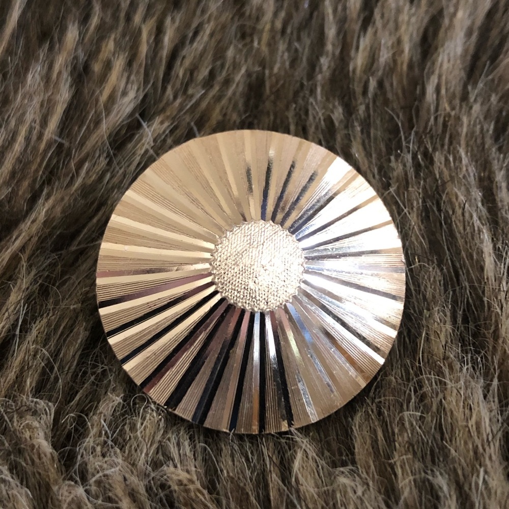 Vintage gold diamond cut kaleidoscope scarf clip